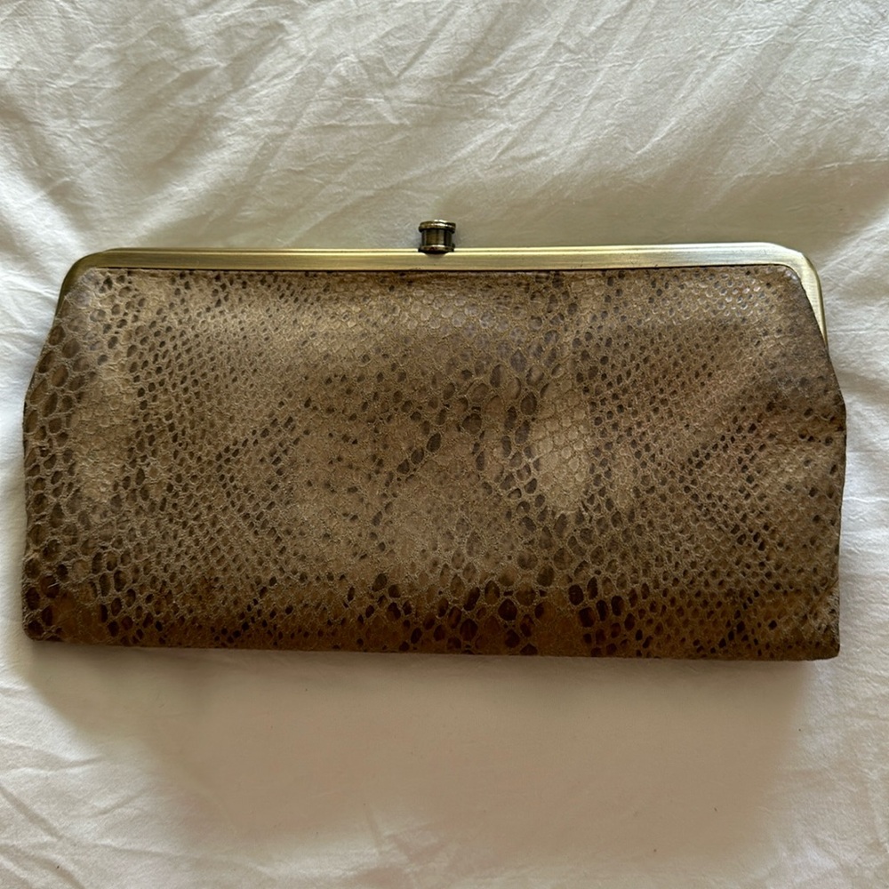 HOBO LAUREN CLUTCH-PRINTED SNAKE STYLE LEATHER